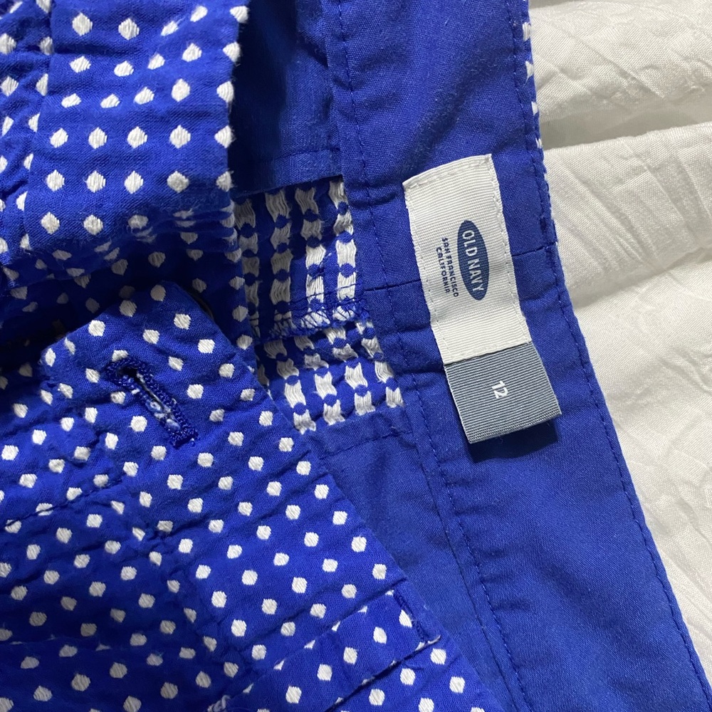 Old navy blue shorts with white dots!! Size 12!